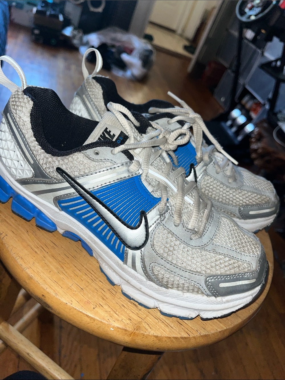 Big boys Nike Vomero sz 5.5